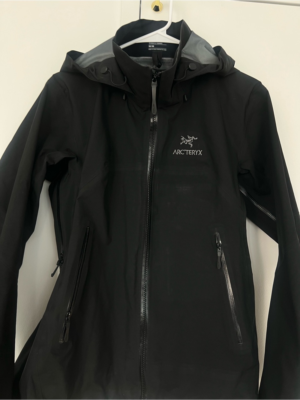 Arc’teryx Beta AR Jacket Women’s Black Gore-Tex Shell
